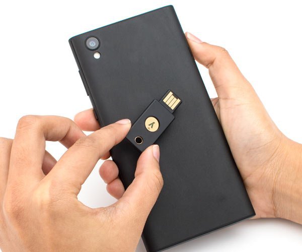 YubiKey 5 NFC FIPS